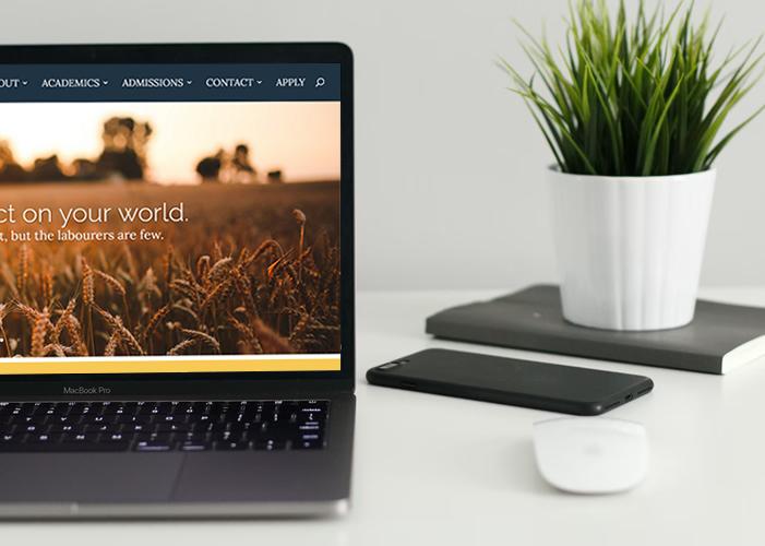 Earn your degree online.